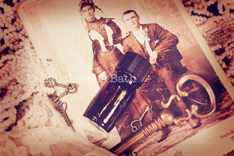 Beguiling Violette Perfume - Debaucherous Alchemy